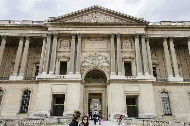 96 - Francia - Paris - museo del Louvre - La Columnata Perrault.jpg